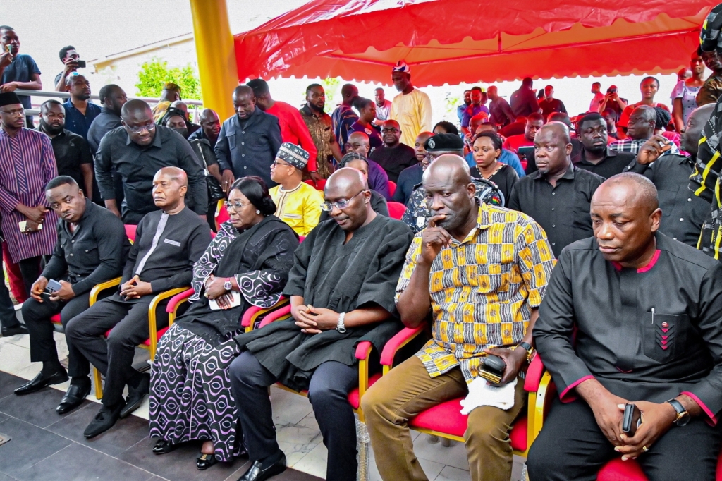 Bawumia sympathises with John Kumah's family; signs condolence register