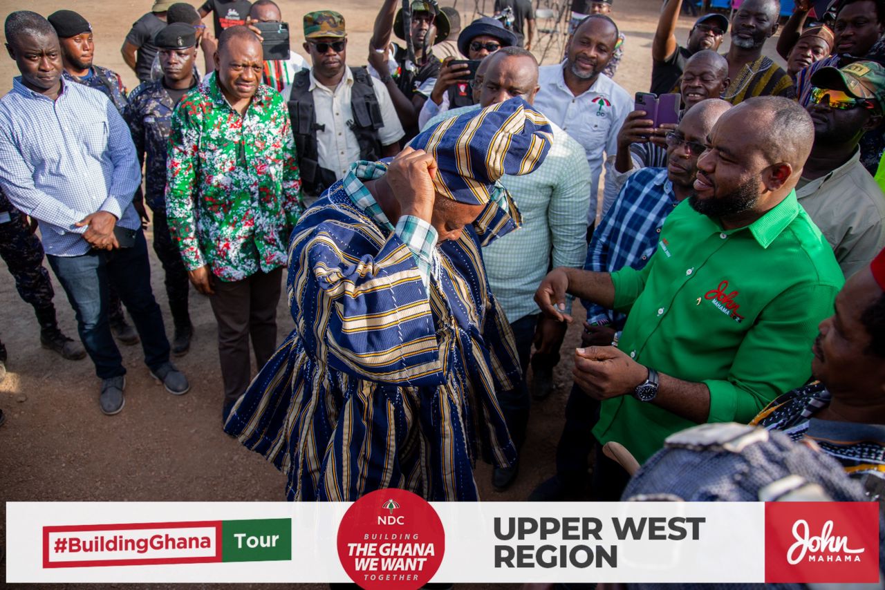 Mahama enskinned Kouro Sabinwero Wajia I of Buwaa for his honesty and visionary leadership - Vimarsana News