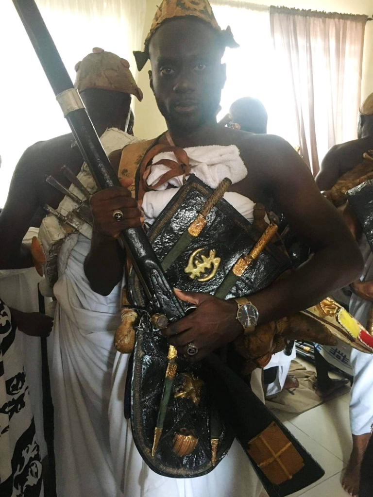 Nana Kwame Amo, known in private life as Sledge Bonnah, has been installed as the new Otumfuo Tromoo Akwasi Hene, the esteemed traditional bodyguard of the Asantehene. 