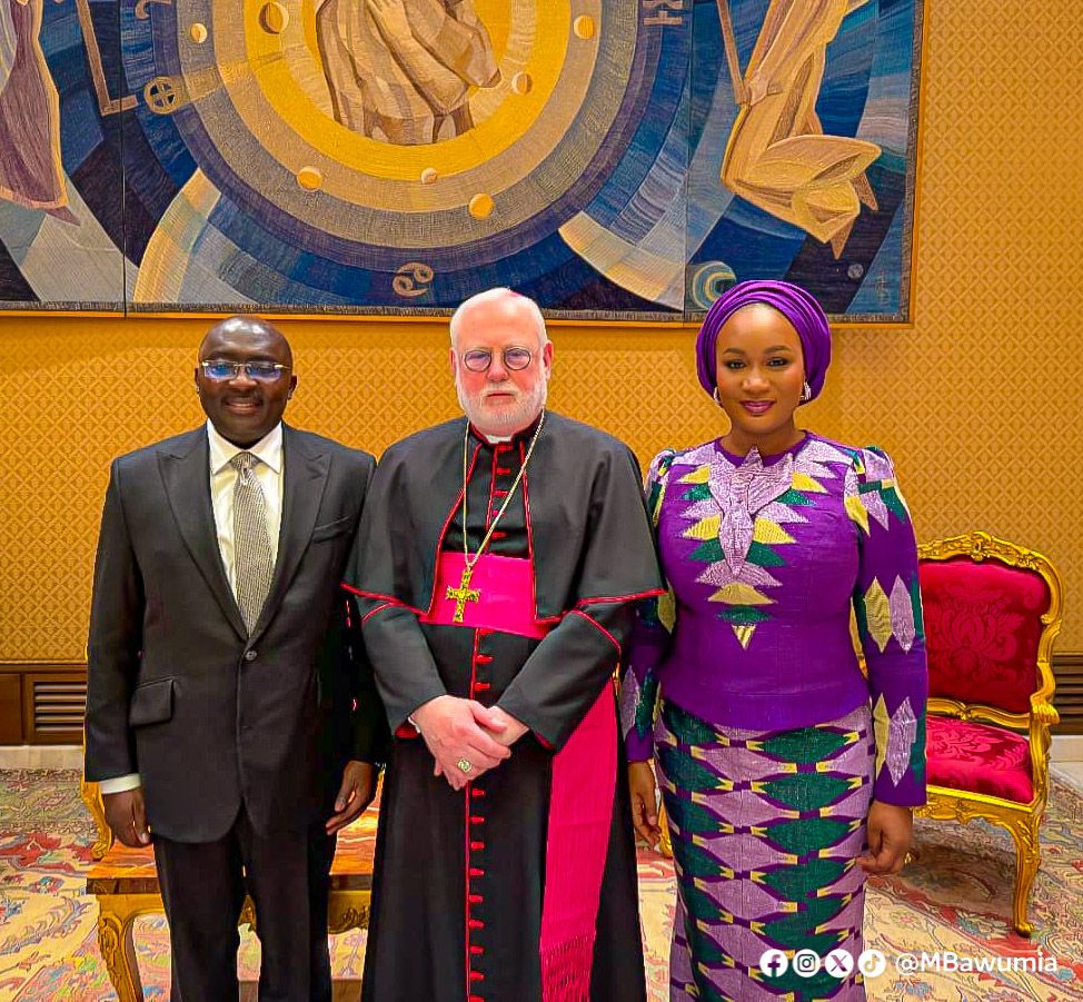 Pictures: Bawumia meets Pope Francis