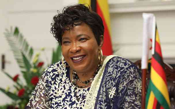 Women accused of booing Zimbabwe's First Lady freed