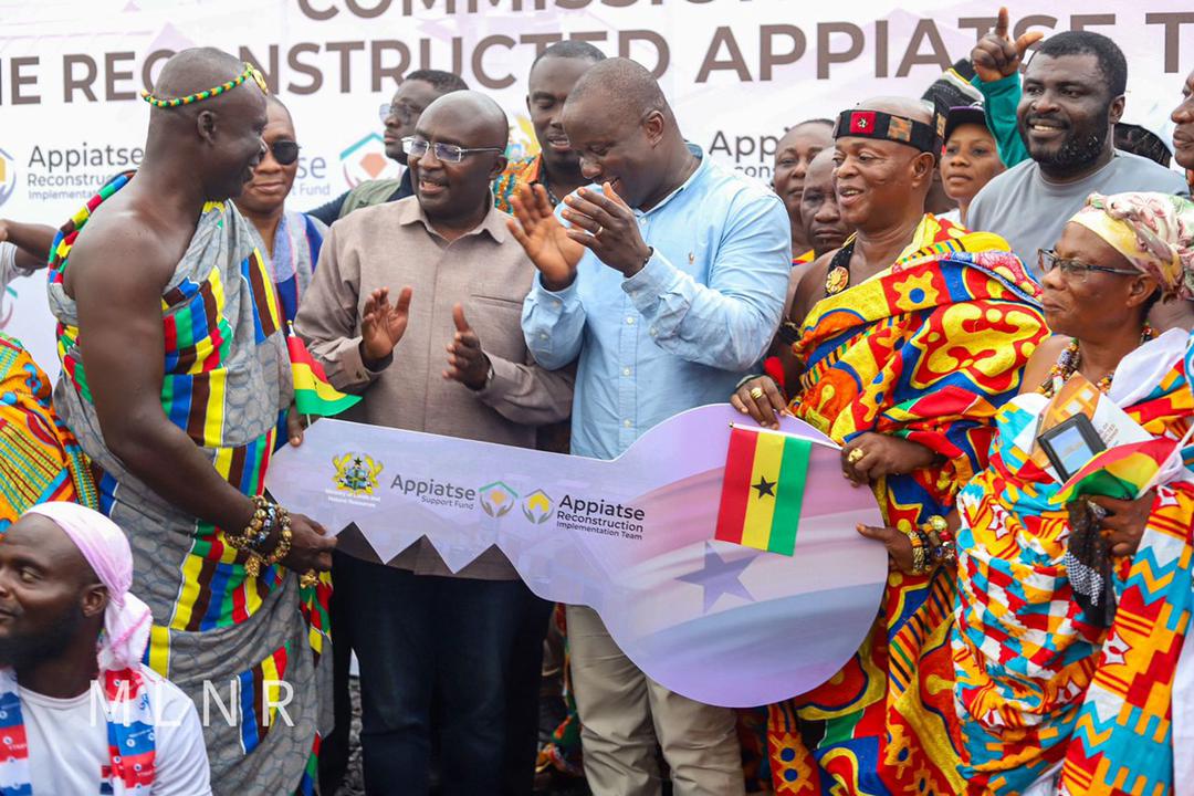 Appiatse Reconstruction Community Project: Bawumia commissions 124 housing units - Vimarsana News