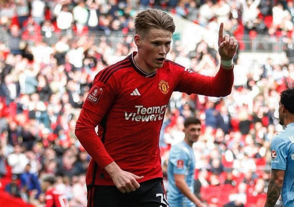 McTominay travels separately in Boston as precaution