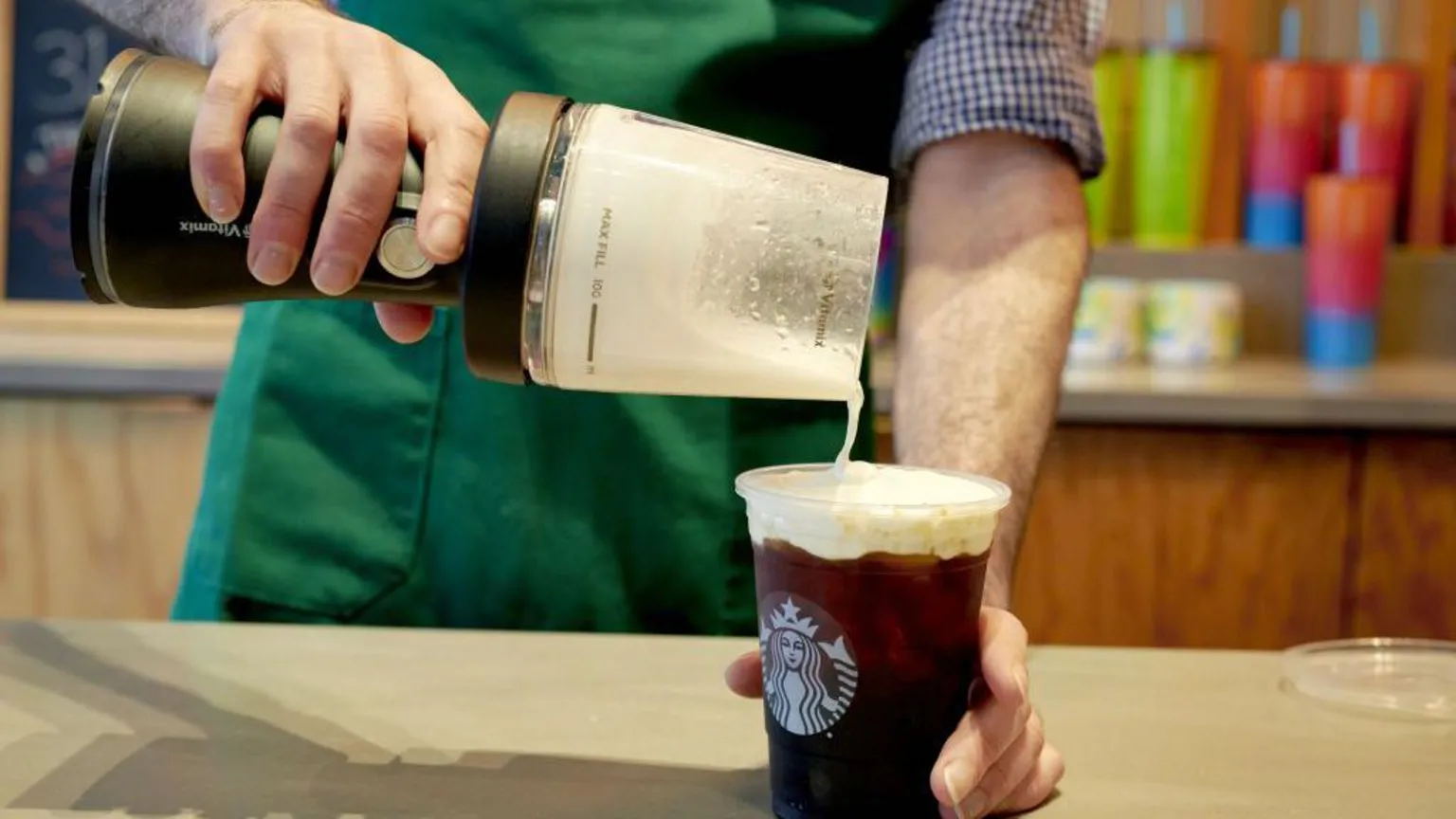 Starbucks axes 1,100 jobs in bid for US turnaround 2 image 396