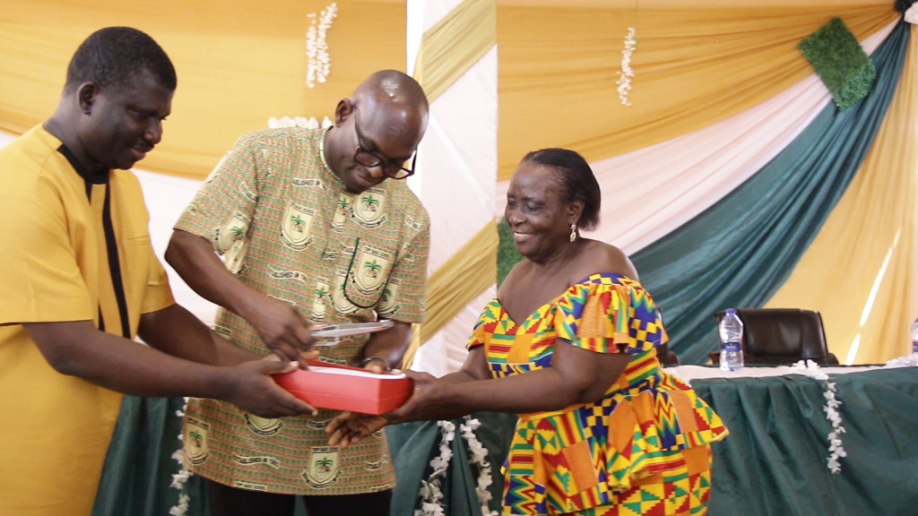 Former students of TOPP preparatory school surprise their teachers with cash awards