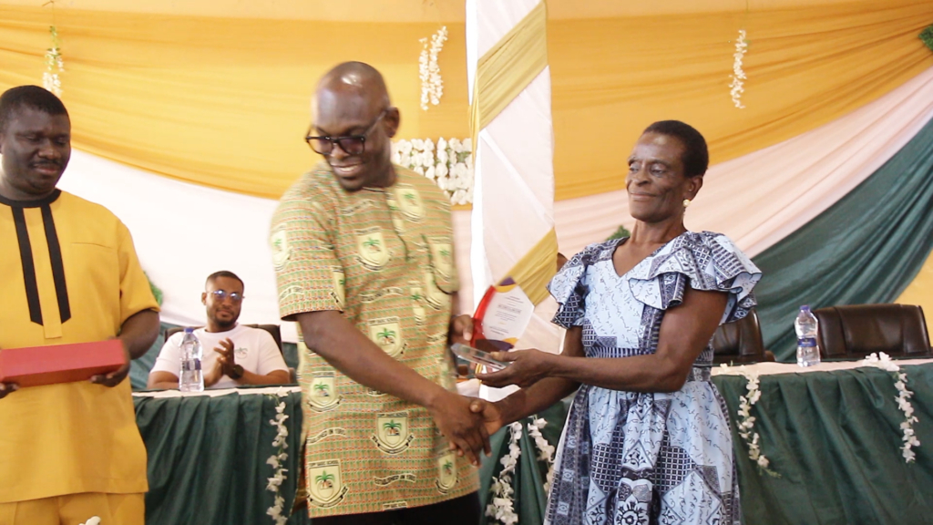 Former students of TOPP preparatory school surprise their teachers with cash awards