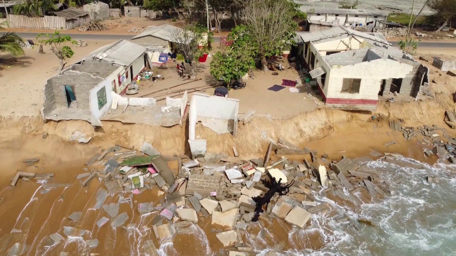 Photos: Coastal erosion ravages Agavedzi, Salakope, and Amutsinu communities 2 Coastal erosion