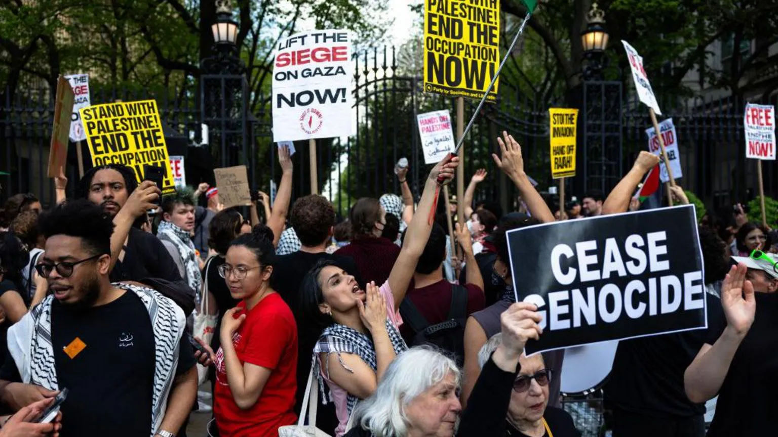 Columbia University president resigns amid Trump crackdown 2 image 1295