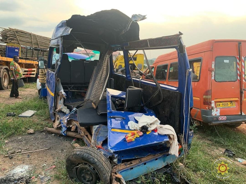 6 dead in Adansi Dompoase crash involving VIP bus and sprinter – MyJoyOnline