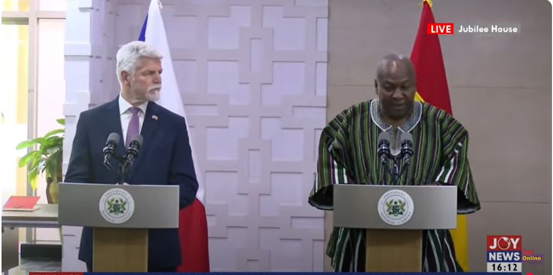 Mahama calls on Czech private sector to explore cooperation with Ghana’s economy 2 Mahama Czech Prez