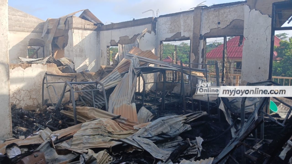 Fire destroys 15-dormitory hostel at Kwadaso NMTC – MyJoyOnline
