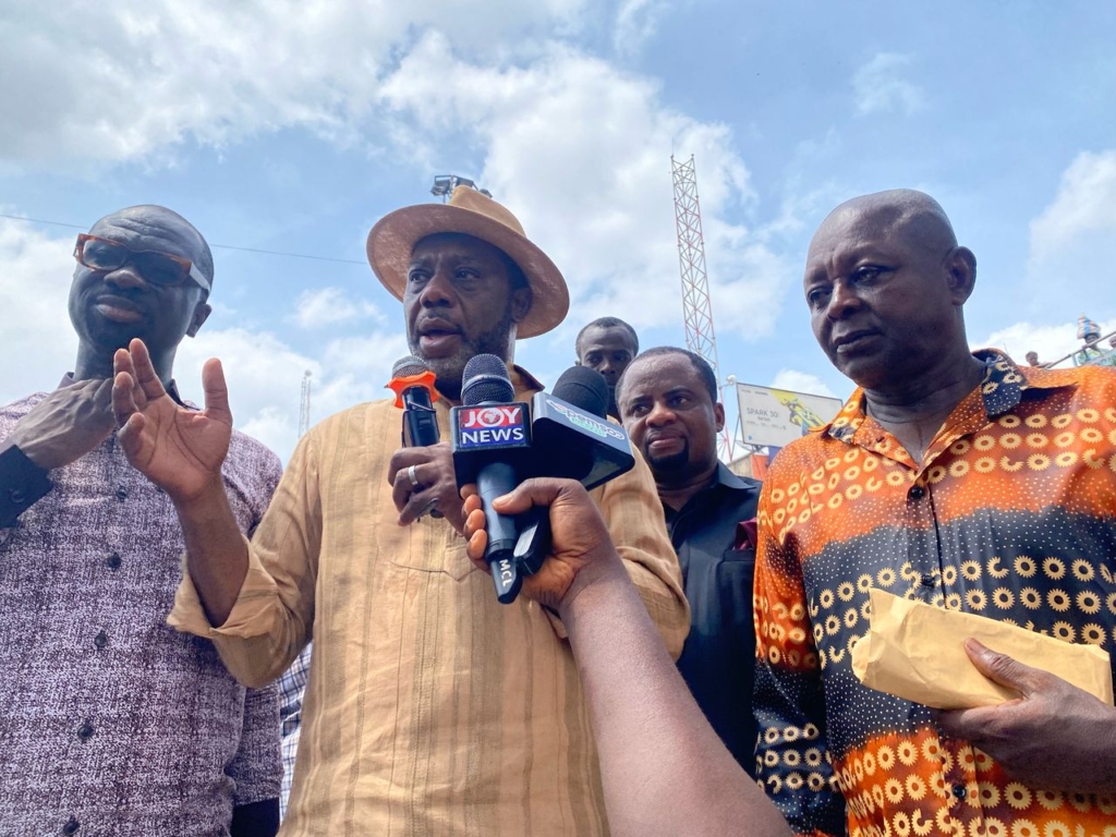 Napo supports Adum PZ fire victims with GH₵50,000 and 500 bags of cement – MyJoyOnline