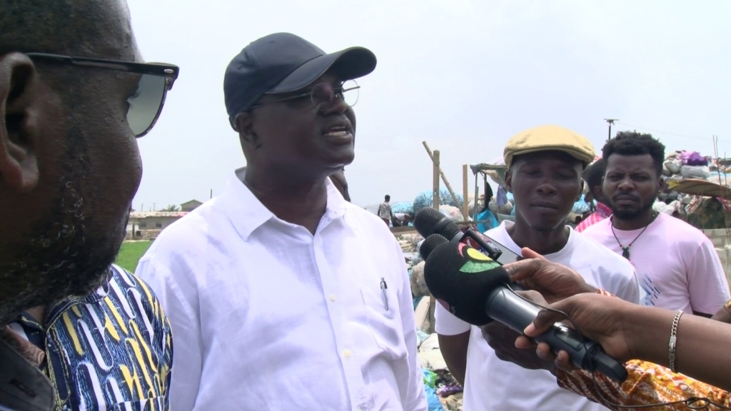 Armed scavengers take over dump site at Gbebu Glife Gbegbeyise in Ablekuma West – MyJoyOnline