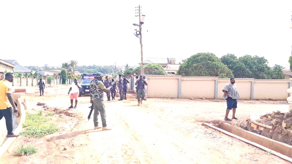 Joint Police and National Security operatives storm Wontumi’s residence with search warrant Joint Police and National Security operatives storm Wontumi’s residence with search warrant