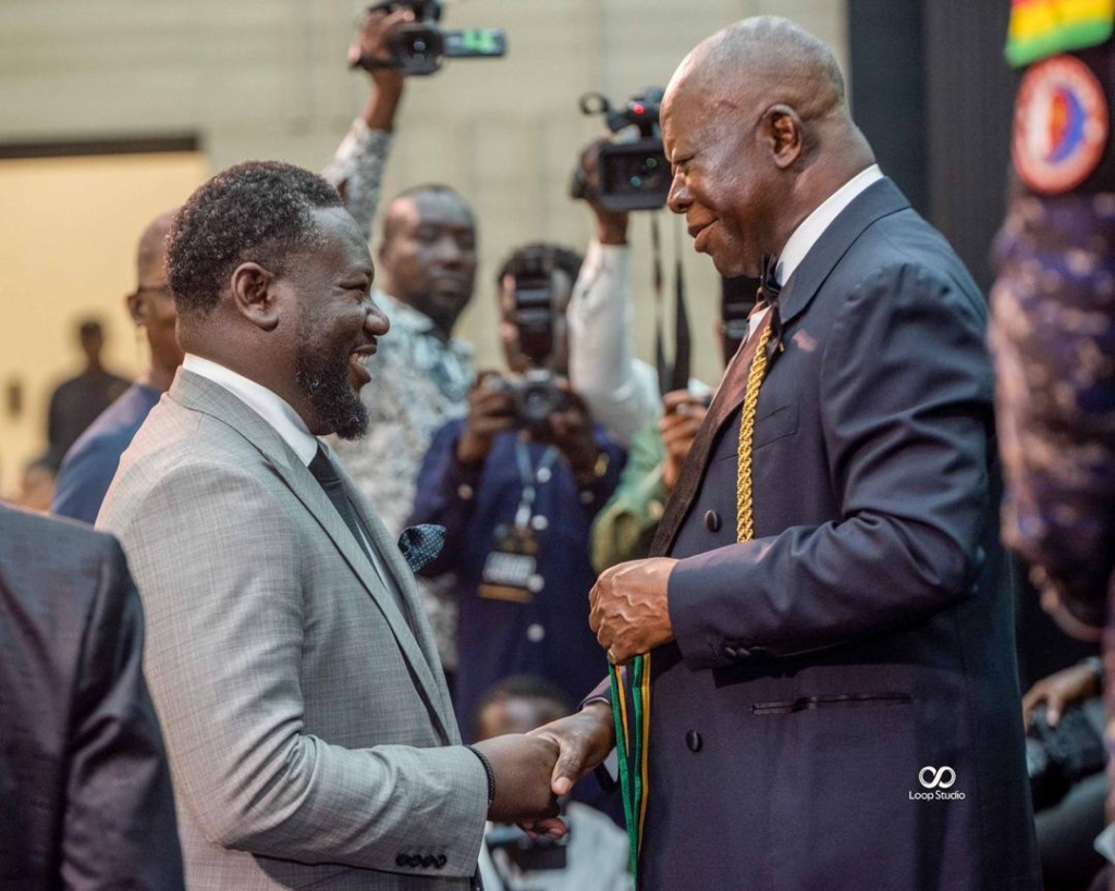 Afetsi Awoonor awarded for outstanding leadership in Energy and Social Development – MyJoyOnline