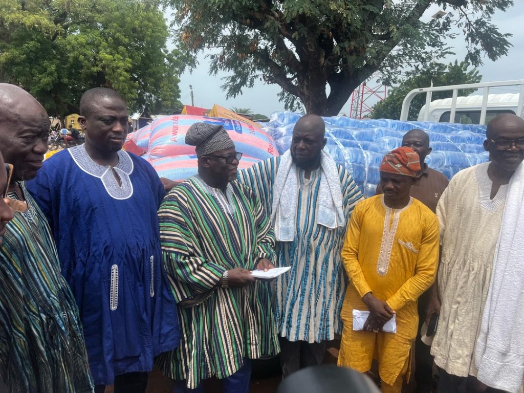 Former Yendi MP Dr Farouk Mahama donates towards funeral of late Mion chief – MyJoyOnline