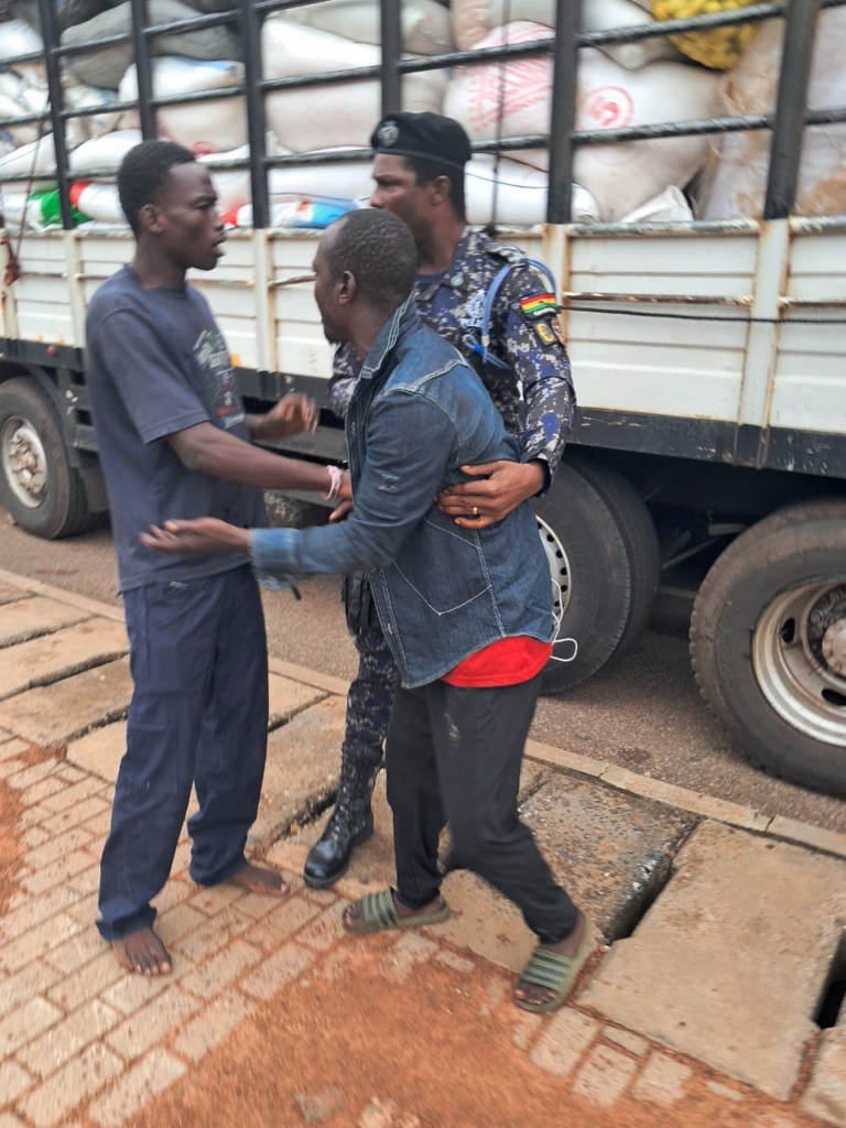 Cargo truck driver arrested after smashing police vehicle in Damongo chase – MyJoyOnline