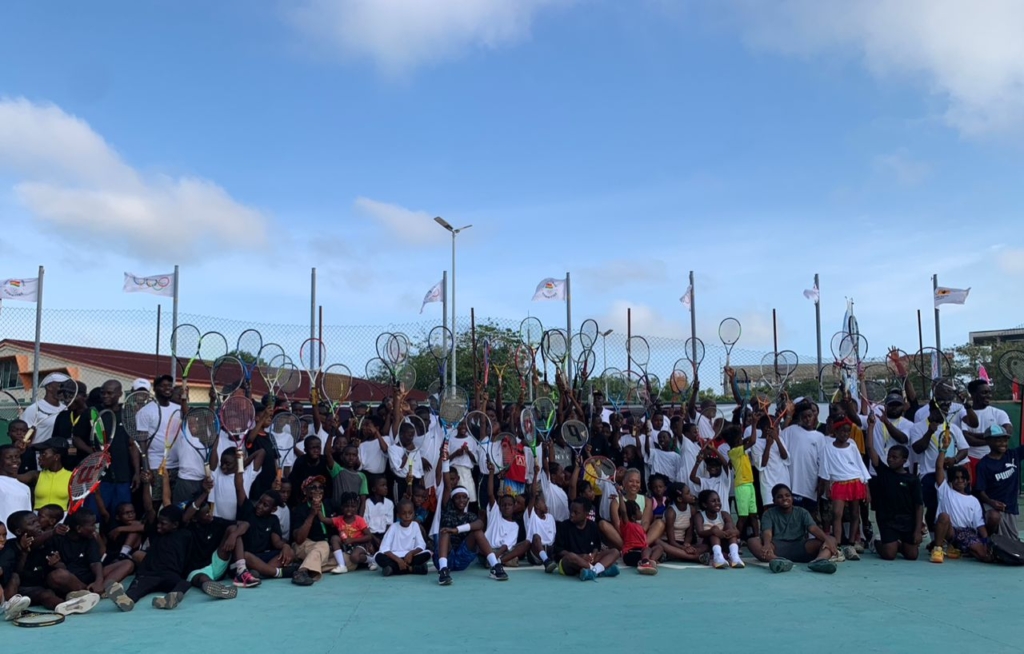 Hundreds of kids and coaches undergo Tennis training in Accra – MyJoyOnline Hundreds of kids and coaches undergo Tennis training in Accra – MyJoyOnline