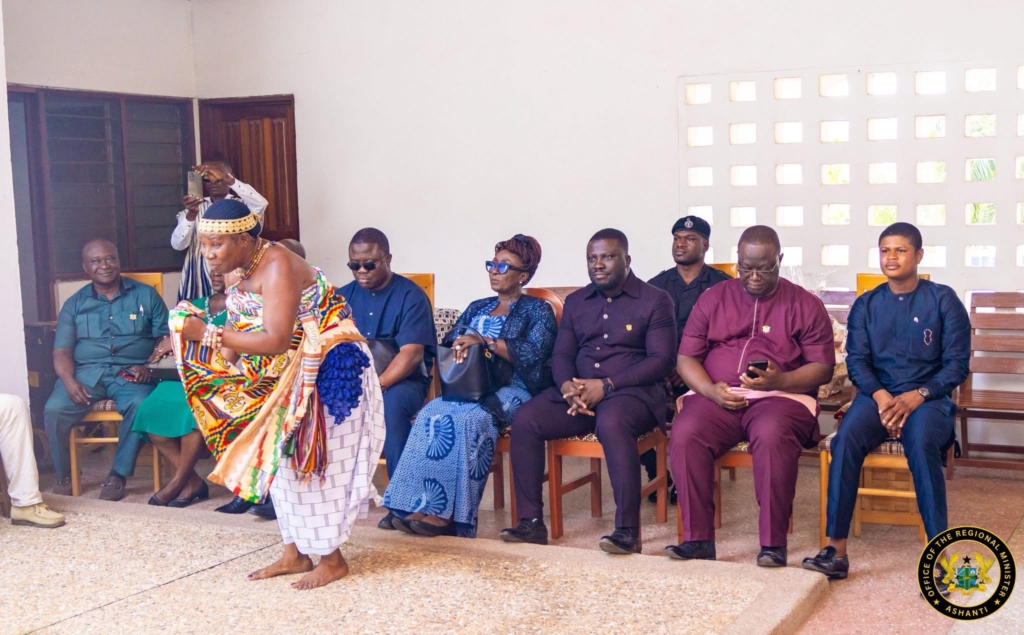 Dzifa Gomashie leads presidential mission to honour highlife legend Agya Koo Nimo Dzifa Gomashie leads presidential mission to honour highlife legend Agya Koo Nimo