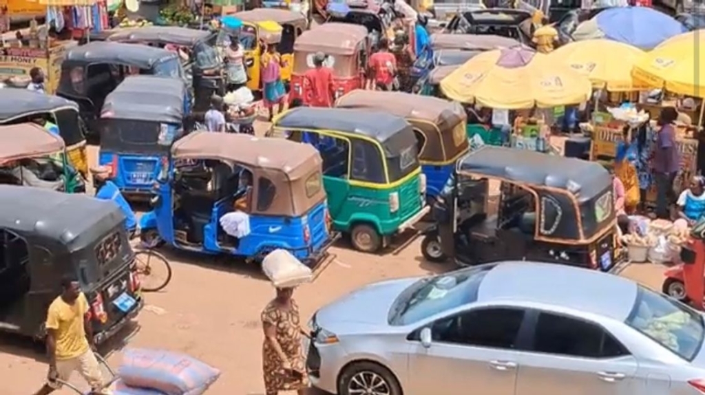 Tricycle operators in Techiman rally as gov’t moves to legalise ‘Okada’ trade 2 WhatsApp Image 2025 06 03 at 19.18.02
