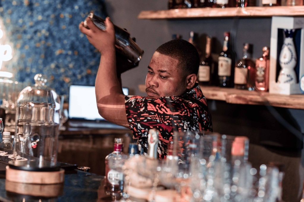 Passion to Pouring: First luxury cocktail and music tasting experience debuts in Ho – MyJoyOnline Passion to Pouring: First luxury cocktail and music tasting experience debuts in Ho – MyJoyOnline