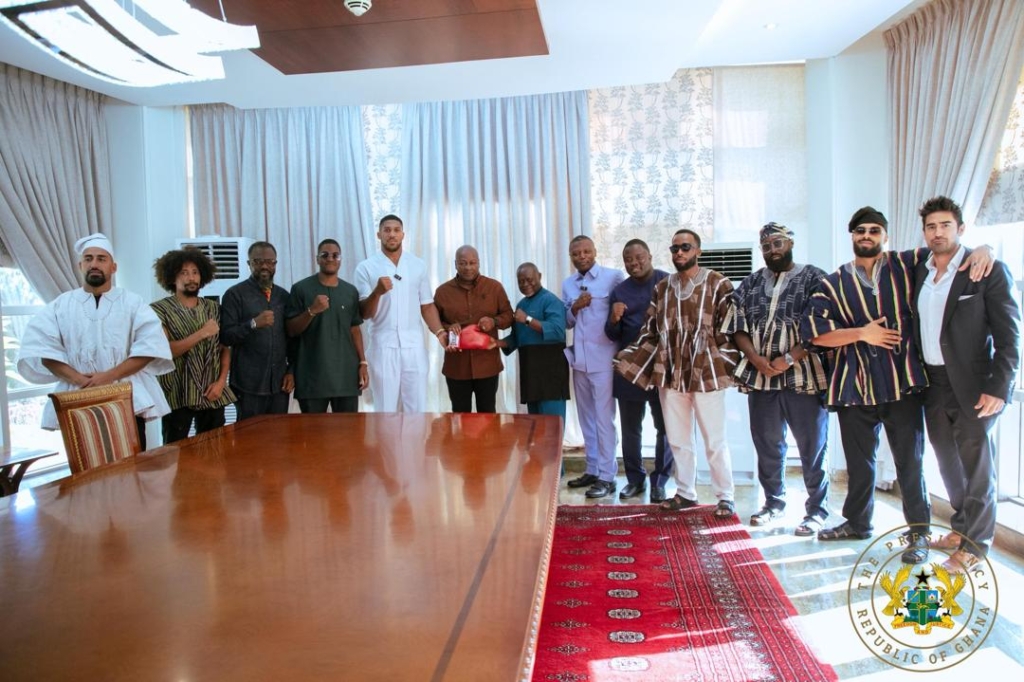 Photos: Anthony Joshua visits to Jubilee House after 'Battle of the Beasts' boxing event Photos: Anthony Joshua visits to Jubilee House after 'Battle of the Beasts' boxing event