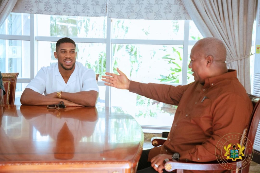Photos: Anthony Joshua visits to Jubilee House after 'Battle of the Beasts' boxing event Photos: Anthony Joshua visits to Jubilee House after 'Battle of the Beasts' boxing event