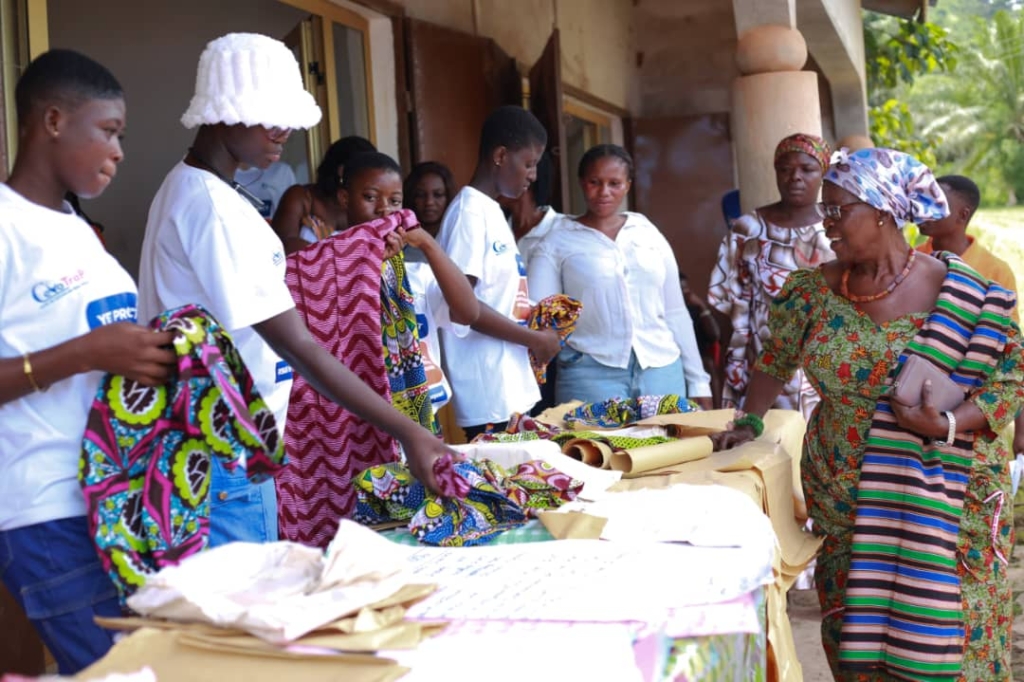 ‘Write for World’ graduates 30 females in entrepreneurship and fashion design programme 4 Write for World graduates 30 at risk females in entrepreneurship and fashion design program 3