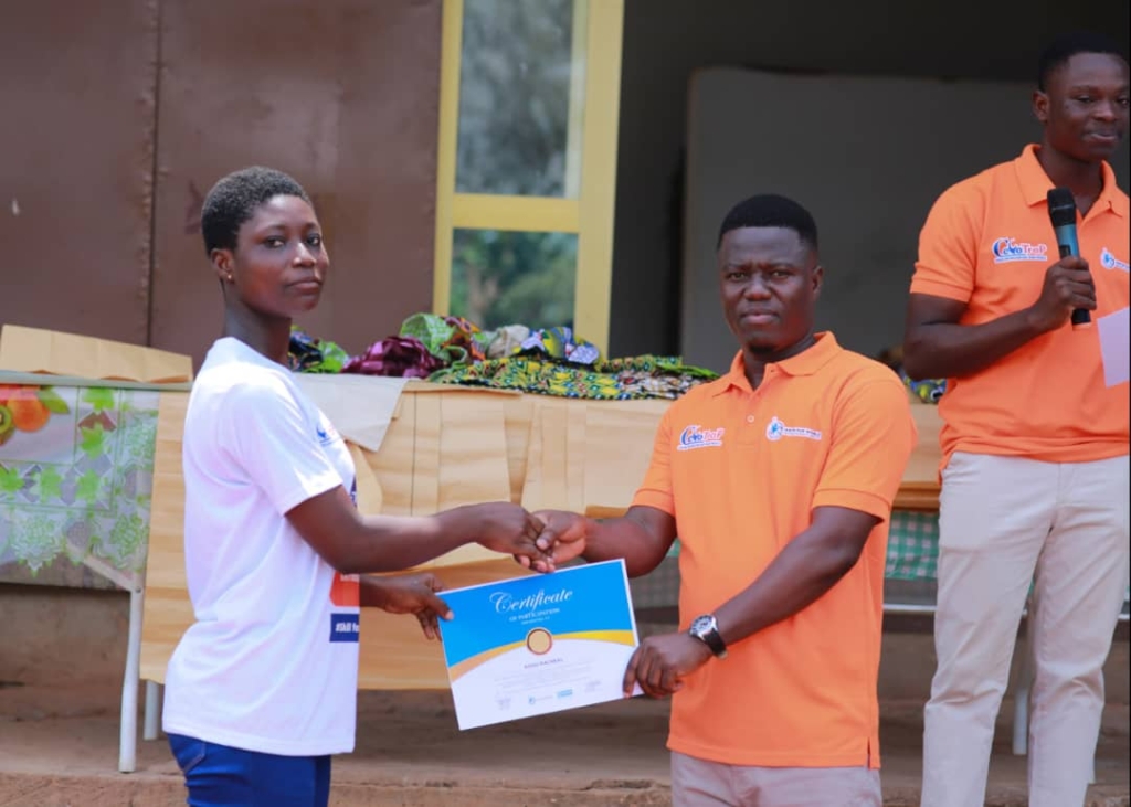 ‘Write for World’ graduates 30 females in entrepreneurship and fashion design programme 5 Write for World graduates 30 at risk females in entrepreneurship and fashion design program 4