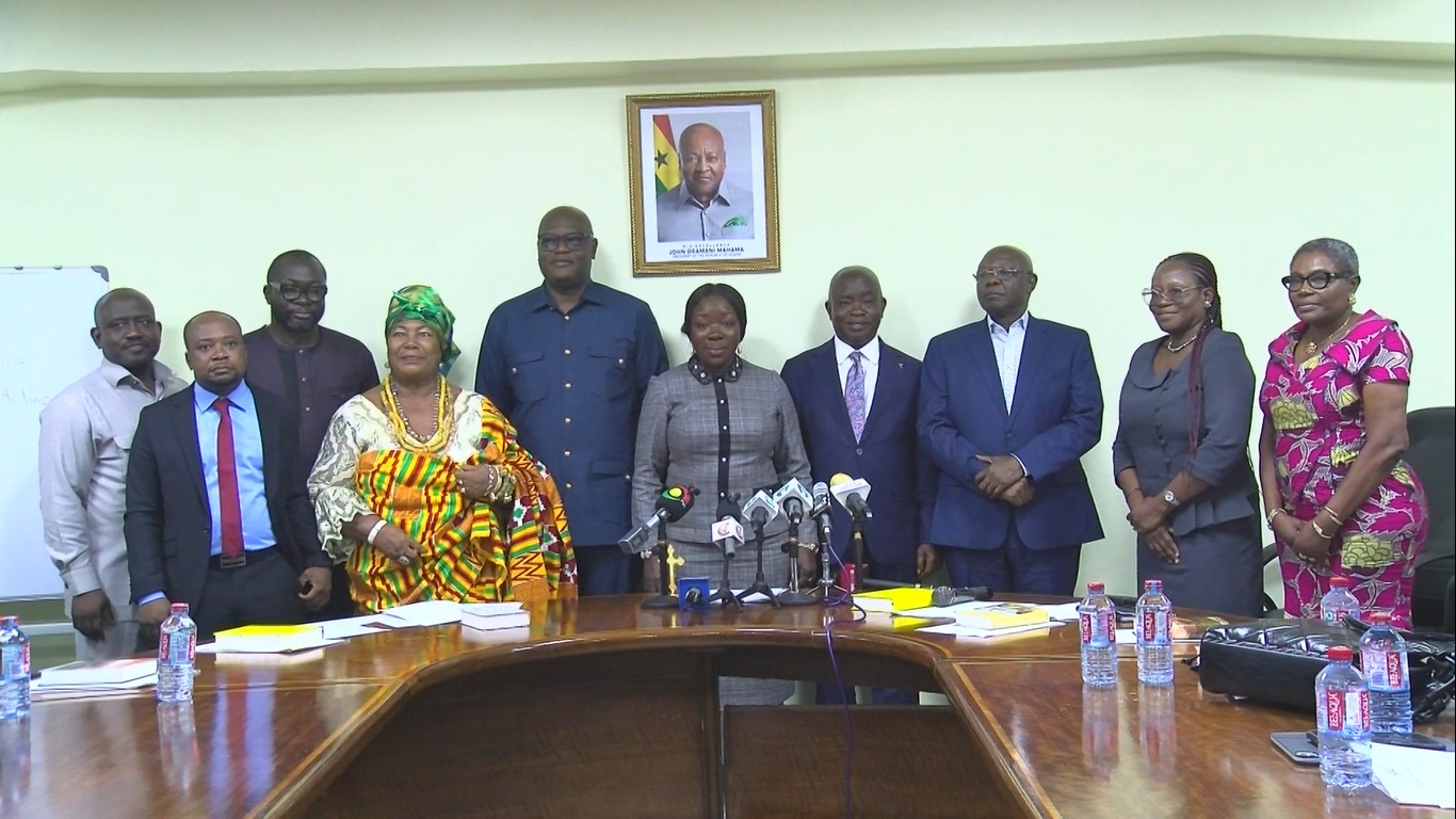 Trade Minister inaugurates GIPC Board