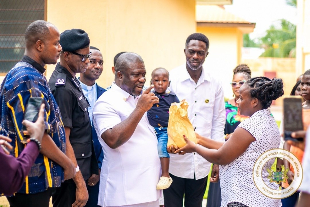 Volta regional minister donates National Prayer and Thanksgiving Day proceeds to child welfare home – MyJoyOnline