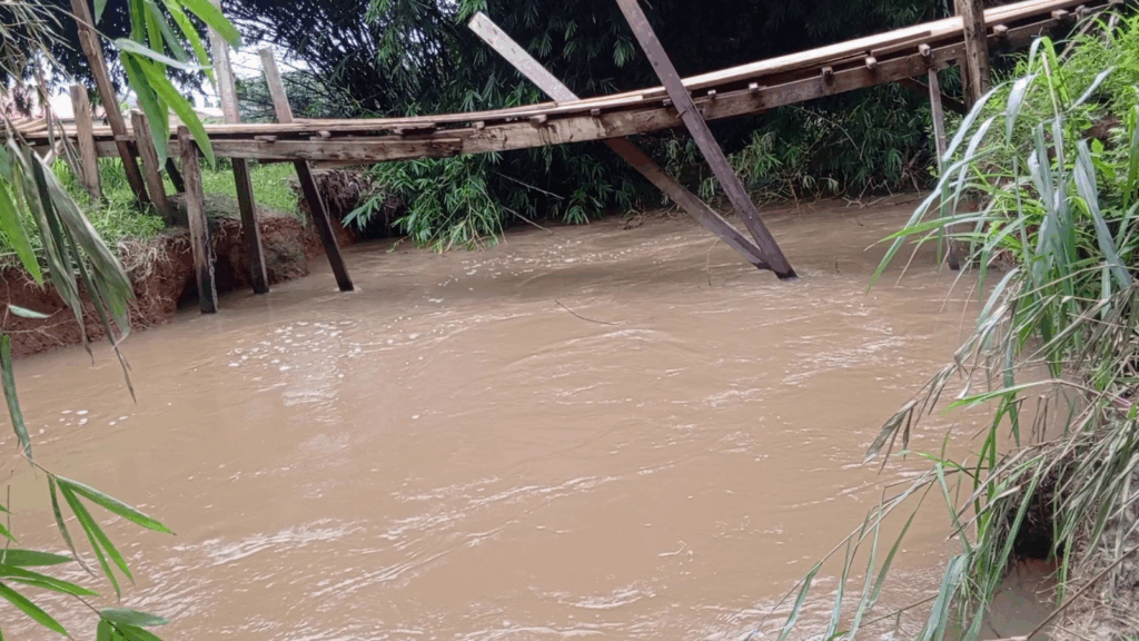 Ayoum community appeals for fixing of collapsed bridge to ease commuting – MyJoyOnline