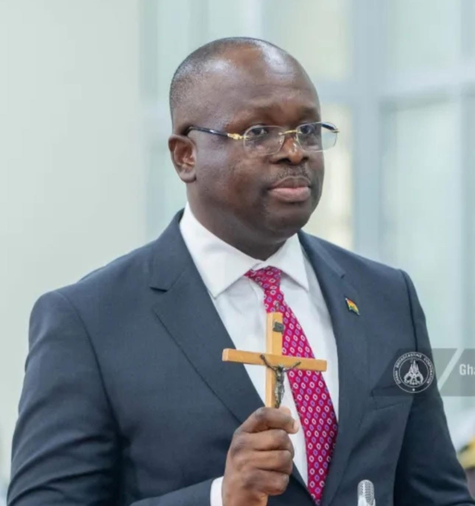 Defence Minister Omane Boamah pays for life-changing surgery for 9-year-old Setor – MyJoyOnline