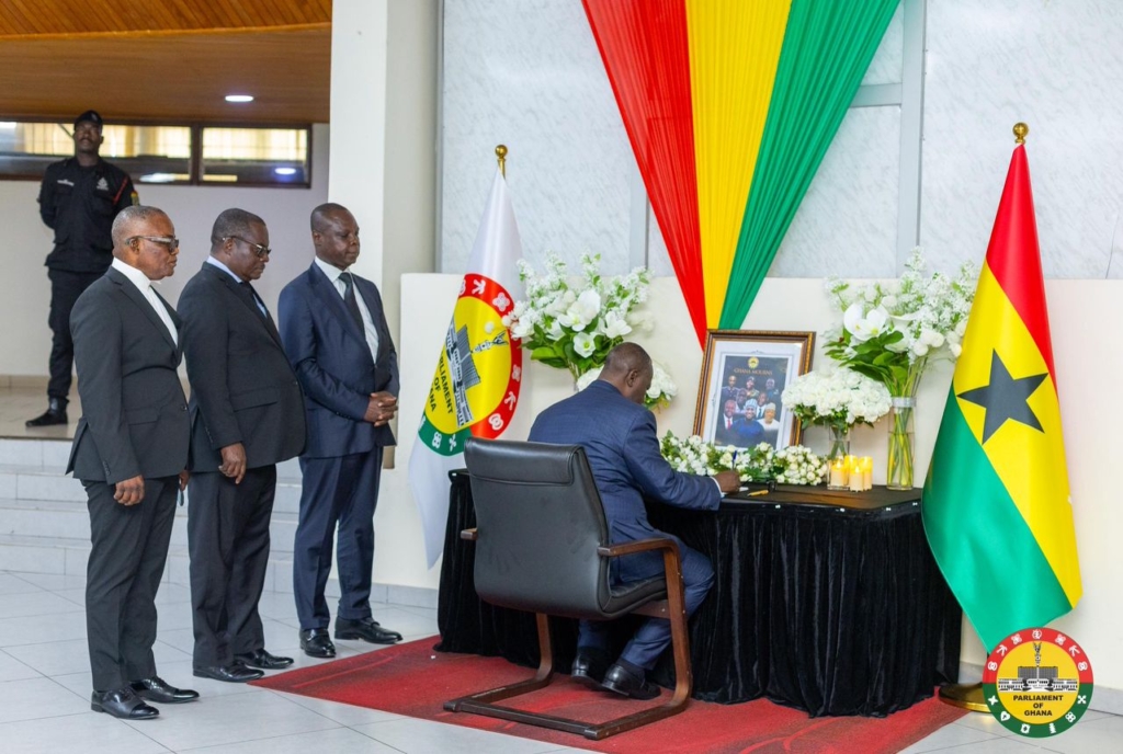Photos: Ag. Chief Justice signs Book of Condolence for victims of tragic helicopter crash – MyJoyOnline Photos: Ag. Chief Justice signs Book of Condolence for victims of tragic helicopter crash – MyJoyOnline