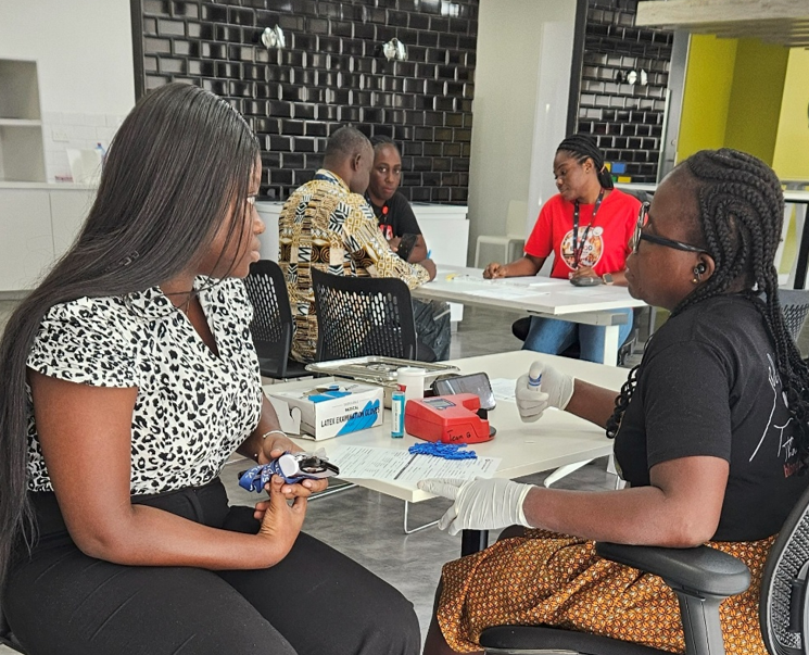 Standard Chartered staff lend a lifesaving hand to National Blood Bank – MyJoyOnline