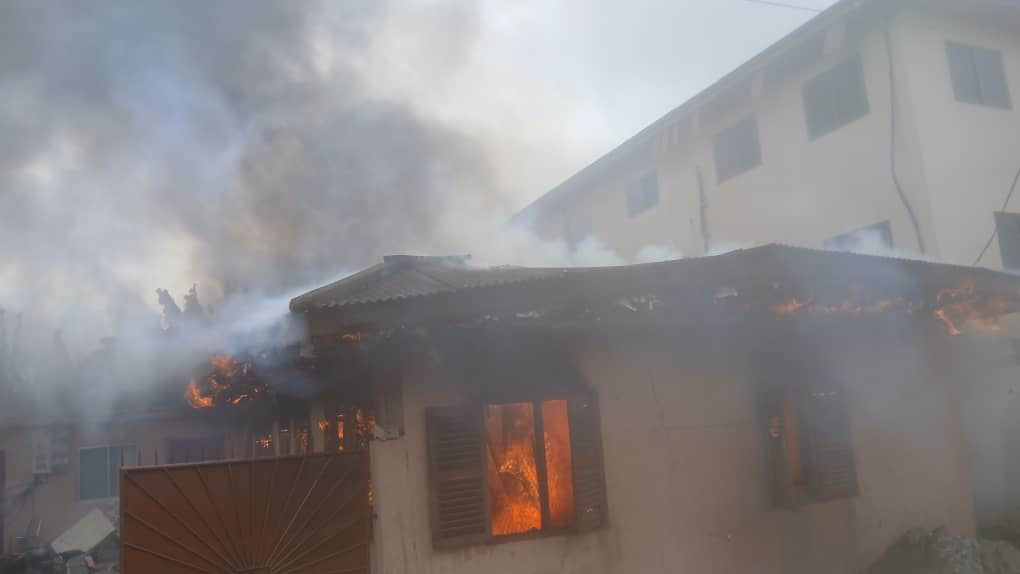 Fire destroys house and apartments at Darkuman Kokompe – MyJoyOnline