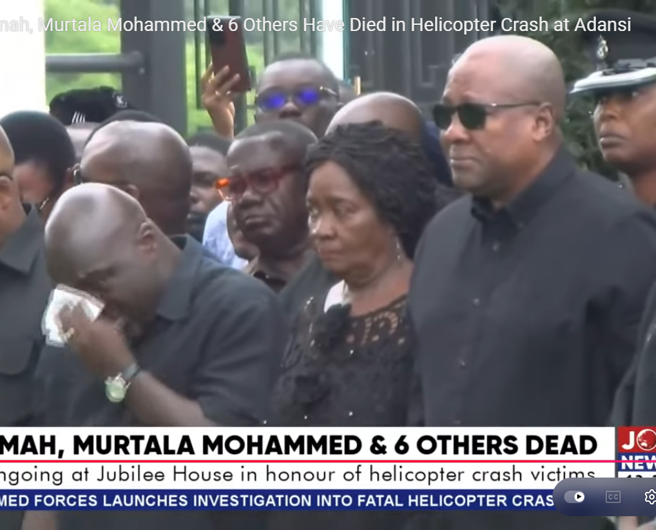Julius Debrah breaks down in tears at wreath-laying ceremony for helicopter crash victims – MyJoyOnline Julius Debrah breaks down in tears at wreath-laying ceremony for helicopter crash victims – MyJoyOnline