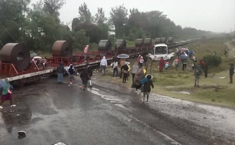 Train and bus collide in central Kenya, at least 4 killed – MyJoyOnline