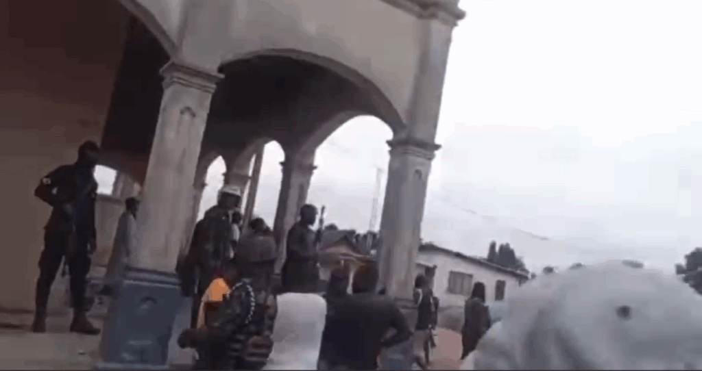 Kukurantumi youth attack police station after suspect arrested over marijuana died in cells – MyJoyOnline