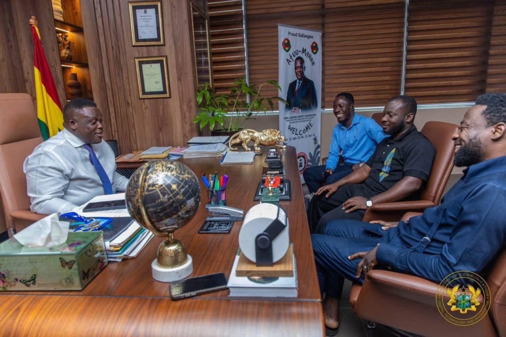 Lekzy DeComic, Foster Romanus pay courtesy call on Sam George – MyJoyOnline