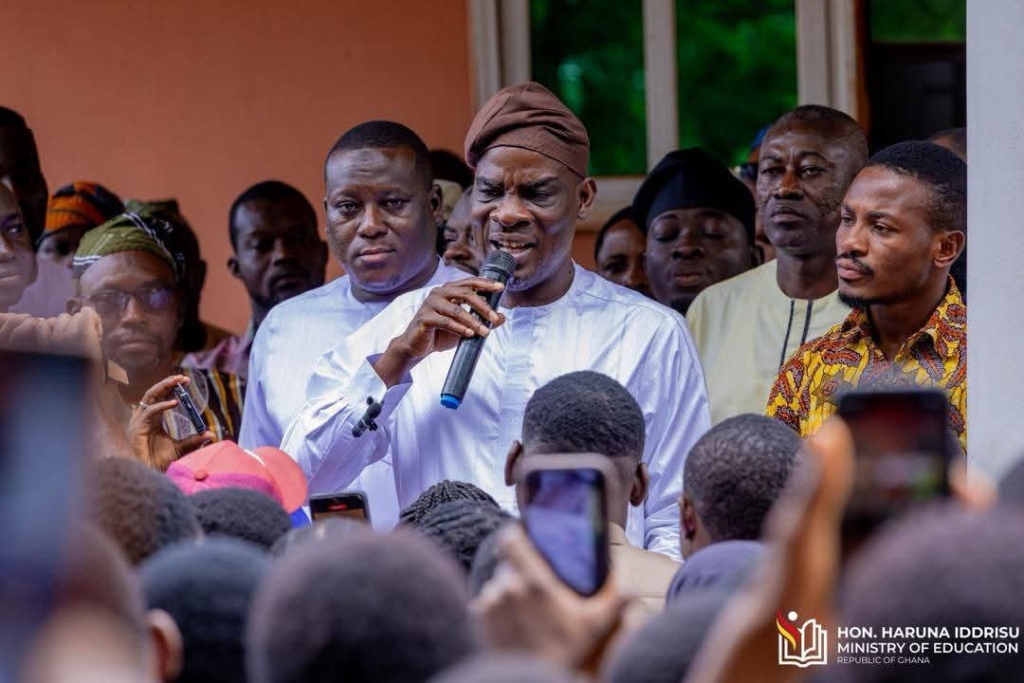 Education Minister pledges 50 desktop computers to TaTU students – MyJoyOnline