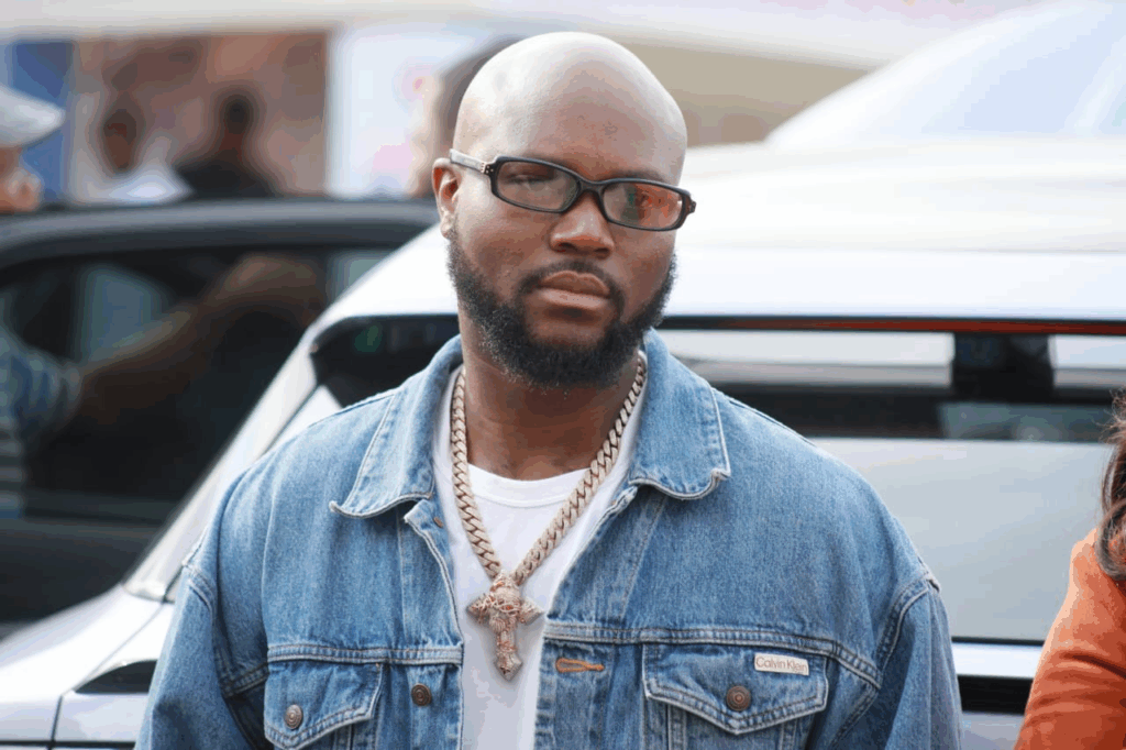 King Promise spotted at Ecobank Joy-News Habitat fair – MyJoyOnline