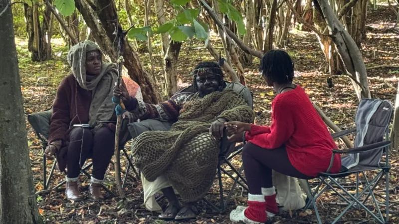 ‘African tribe’ move camp over small fence during eviction – MyJoyOnline