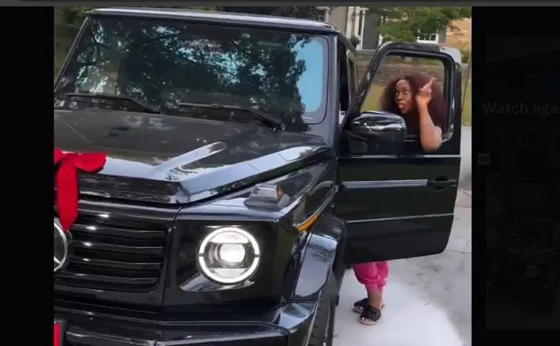 Video: ‘The best for my lady,’ Davido gifts wife Chioma 2025 G-Wagon – MyJoyOnline
