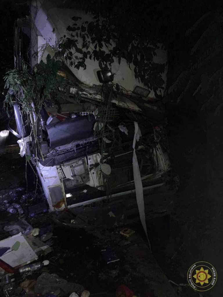 Lorry crash at Mamfe-Amamprobi leaves driver injured after brake failure – MyJoyOnline