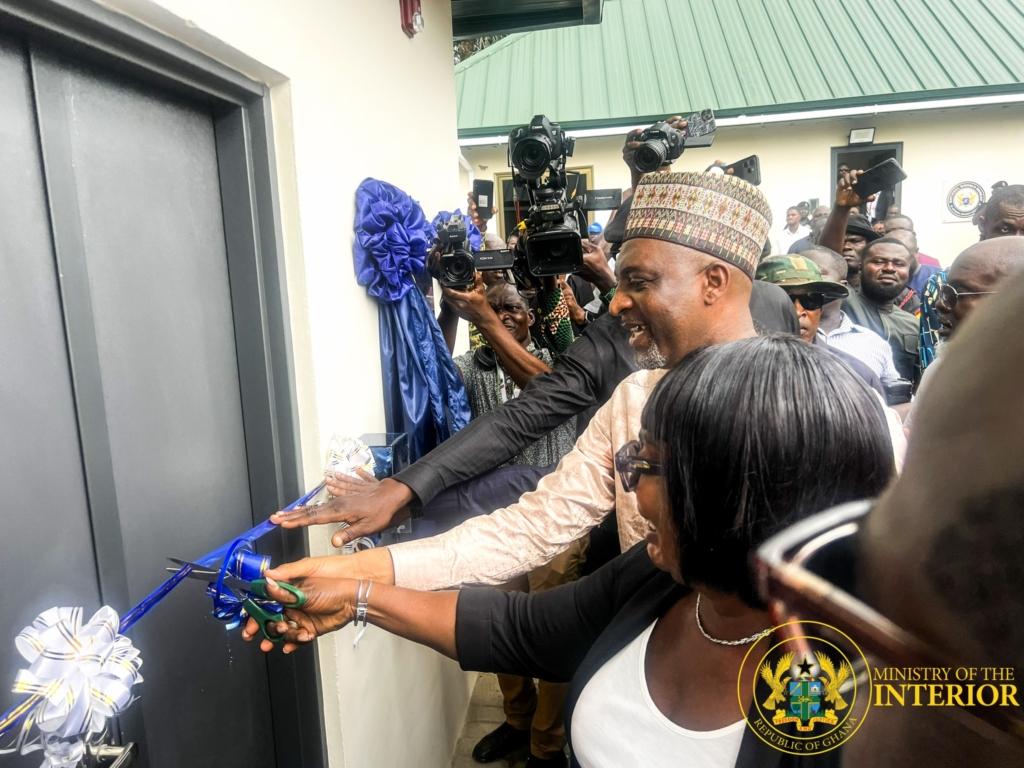 Interior Minister commissions Eastern Regional Command of the National Signals Bureau – MyJoyOnline Interior Minister commissions Eastern Regional Command of the National Signals Bureau – MyJoyOnline