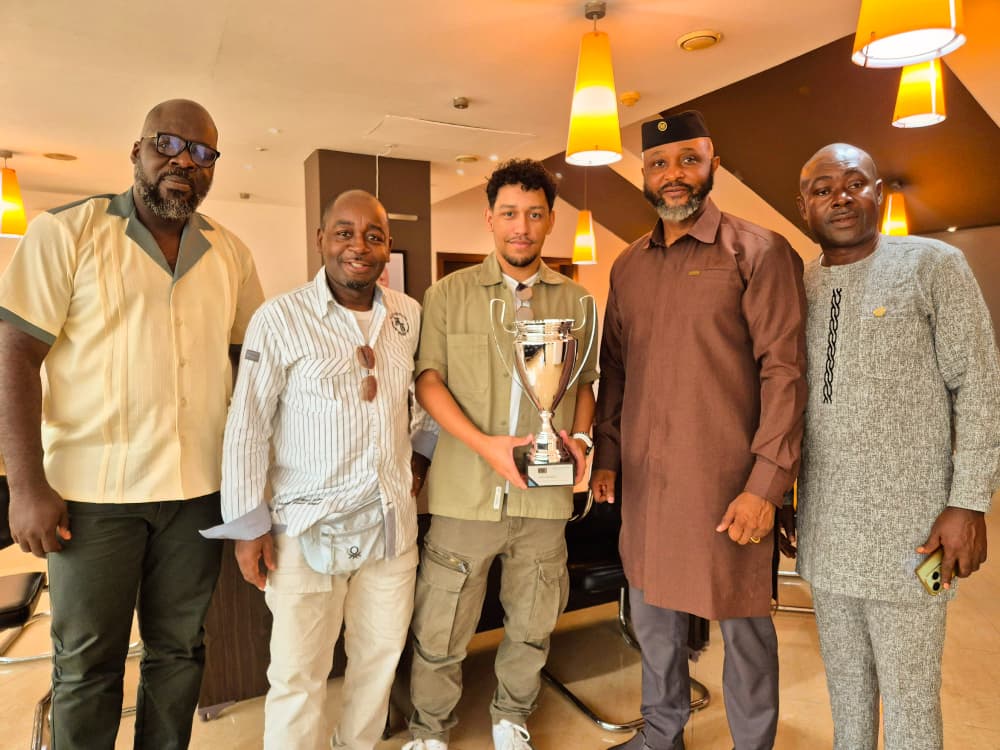 Lewis Appiagyei presents BP Pro Series trophy to the NSA – MyJoyOnline