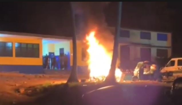 Tension at Nsuaem: Youth clash with police over alleged child abductor; station shut down Tension at Nsuaem: Youth clash with police over alleged child abductor; station shut down