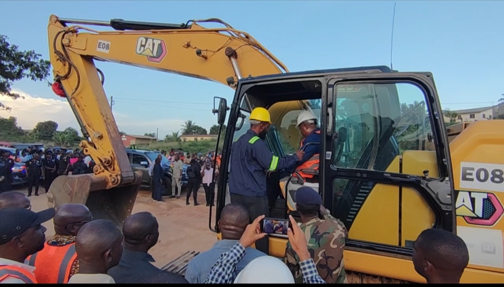 Mahama cuts sod for Takoradi-Cape Coast dualisation project – MyJoyOnline Mahama cuts sod for Takoradi-Cape Coast dualisation project – MyJoyOnline