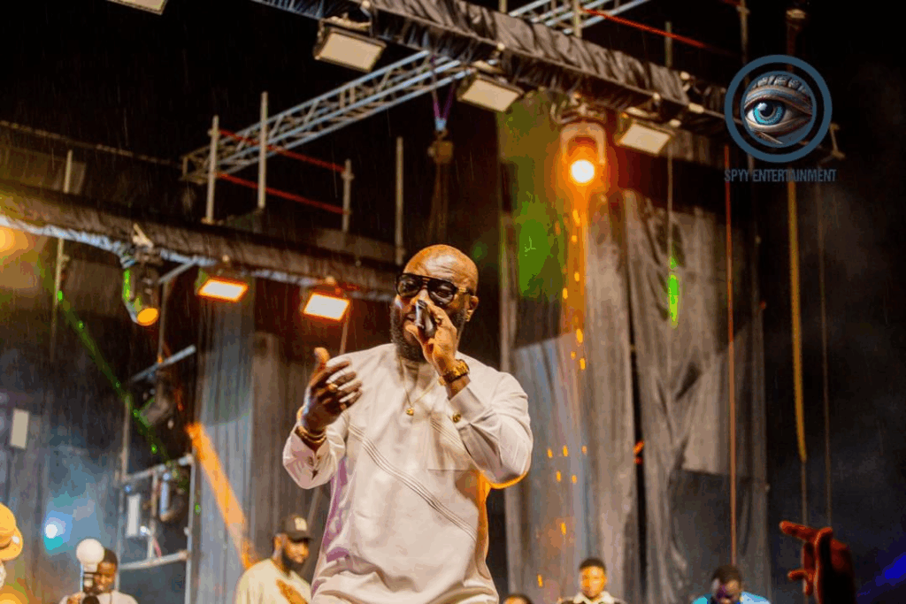 A Drizzle of Romance: Kwabena Kwabena’s love songs shine through in Takoradi anniversary spectacle
